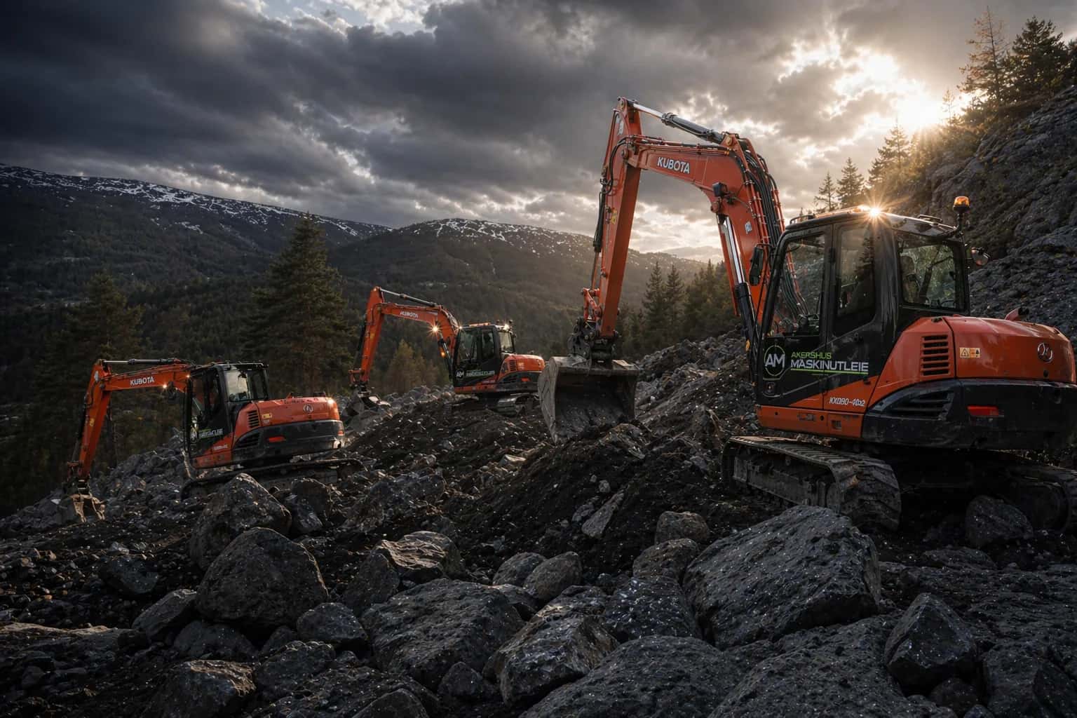 Akershus Maskinutleie — Kubota gravemaskiner i norsk terreng
